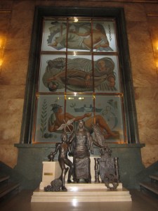 Una autoritaria escultura