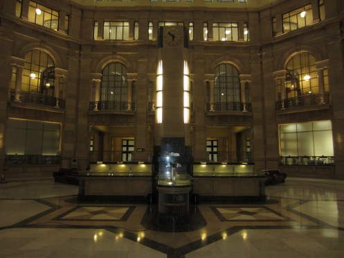 El patio central de operaciones y su "rico" suelo