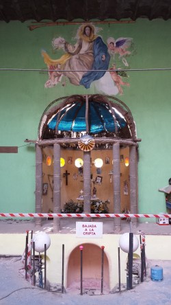 El precario acceso a la cripta