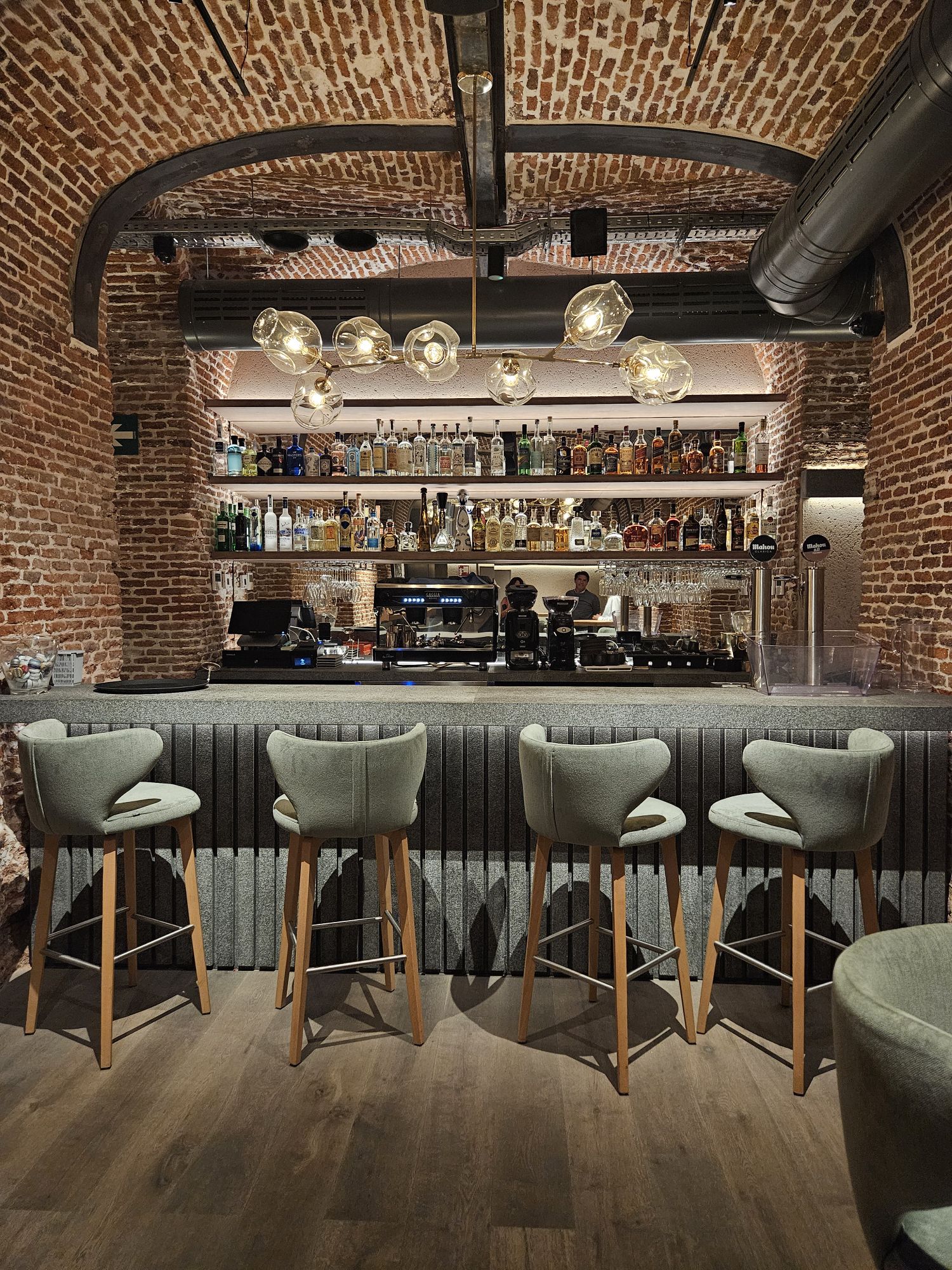 10000612476808427808636006684